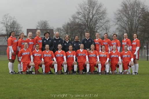 dutch_softball_team.jpg