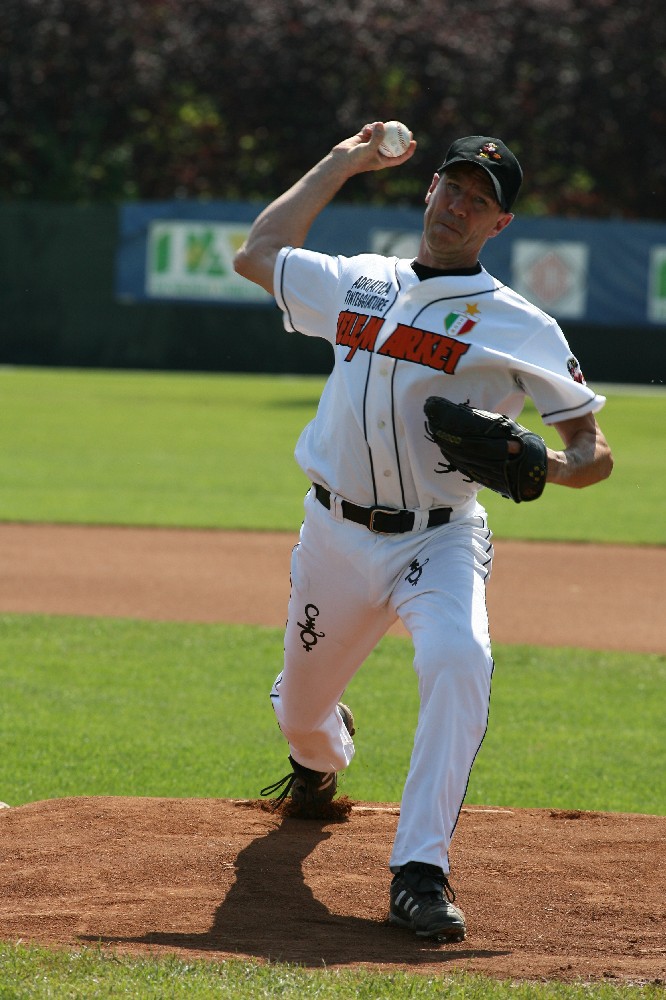 Roberto Cabalisti pitching for Rimini in 2007 European Cup 