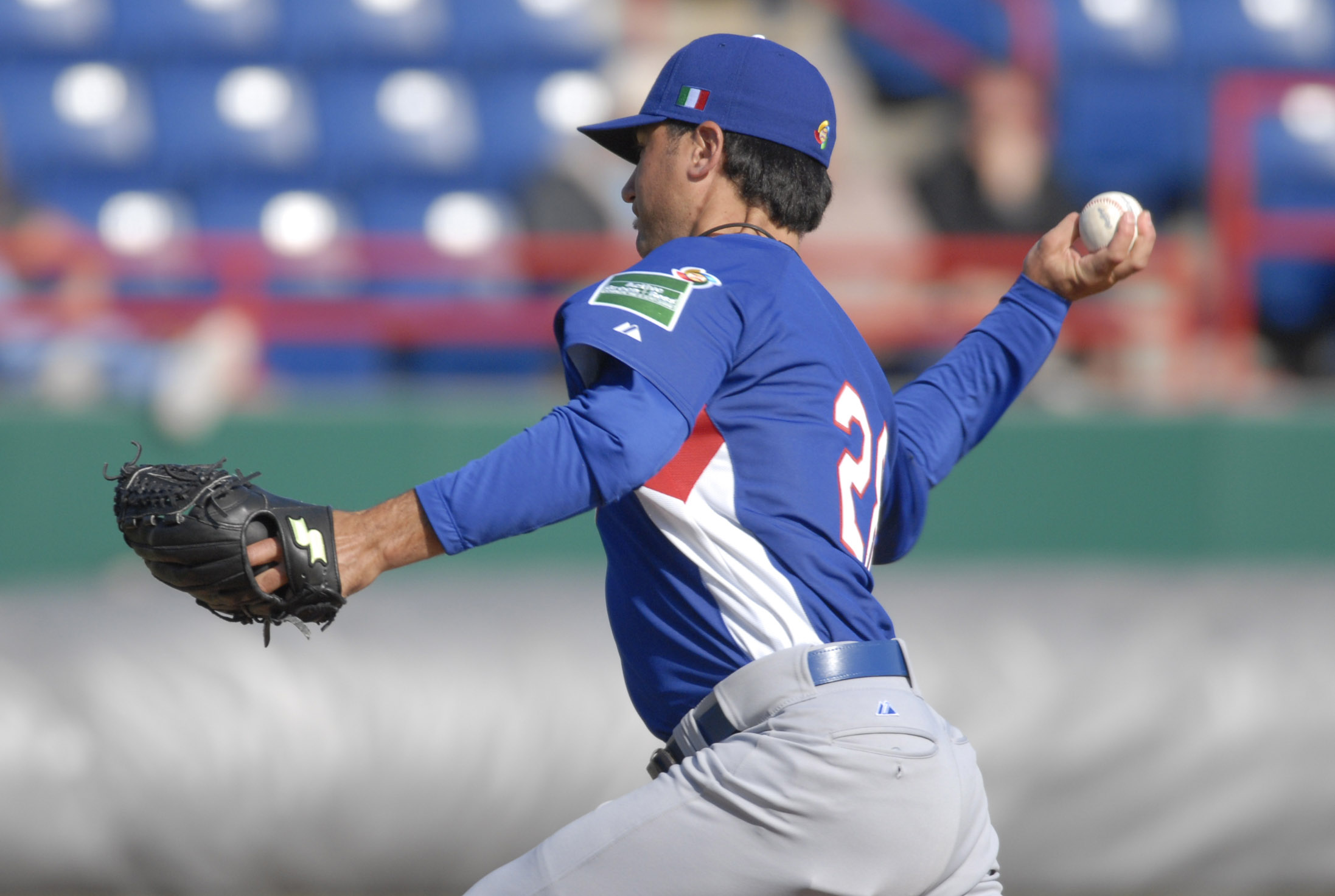 Cody Cillo pitching for Italy before WBC09