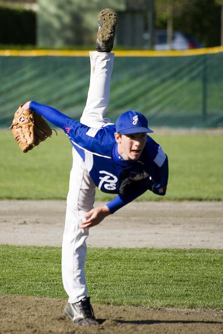 Steven Vesque, pitching at MLB Academies Tournament