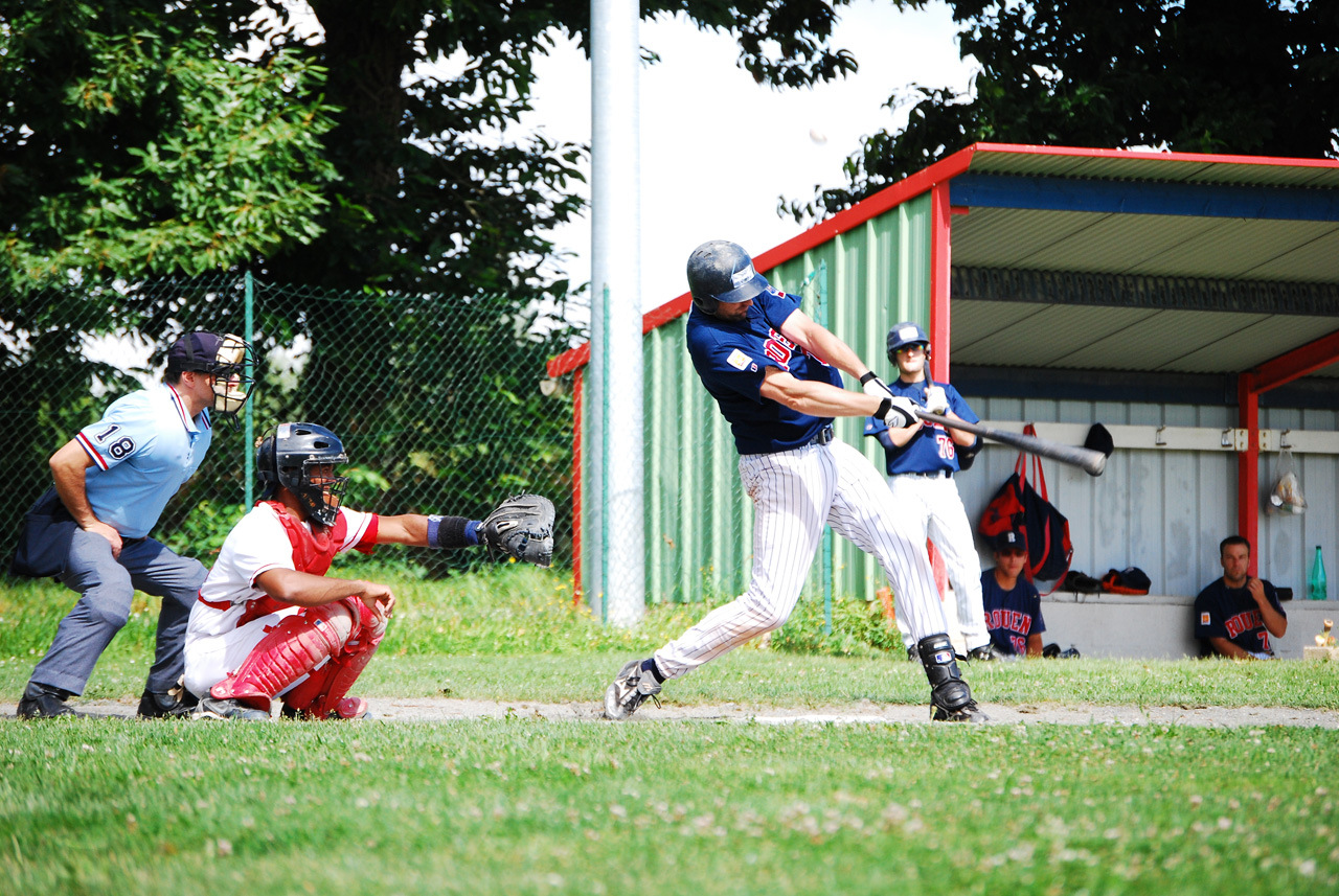Rouen Huskies win in La Guerche