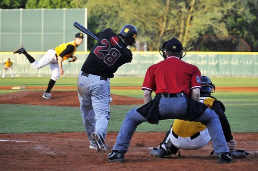Ludwig Glaser batting during Buchbinder Cup Ludwig Glaser batting during Buchbinder Cup