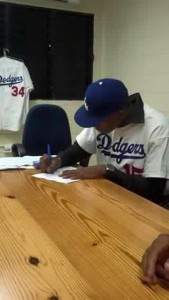 Ramon Rosso signs with Los Angeles Dodgers